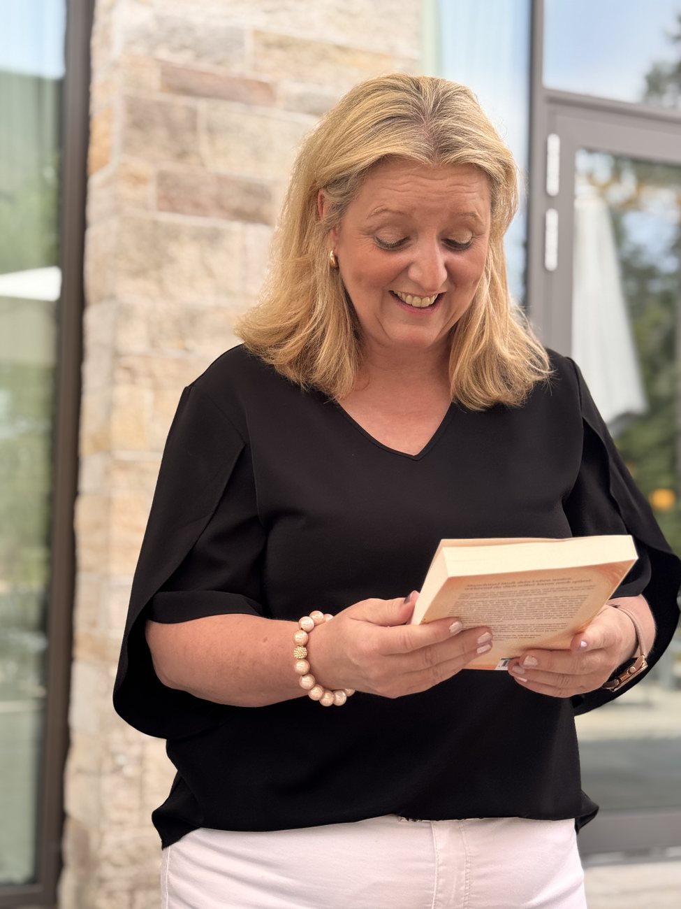 Nicole Miriam Reimers liest in ihrem Buch Und wo bleibst du?